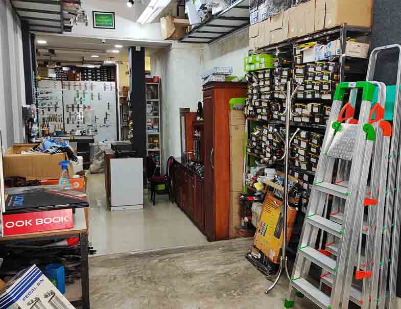 New Glass Centre(South Bazaar)